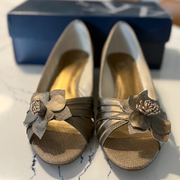 Anne Klein Boone Peep-Toe Wedge | 60156928-3YE | Women's 8.5 | Metallic Bronze - Picture 2 of 10